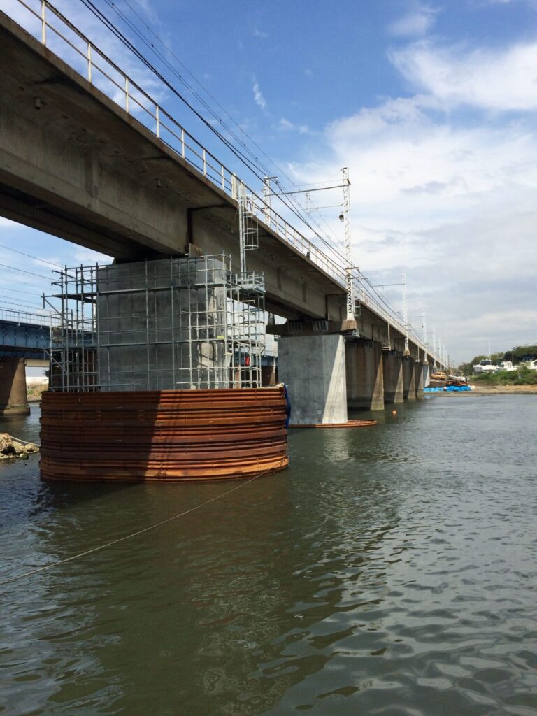 平塚馬入橋JR東海道本線上下線耐震補強工事